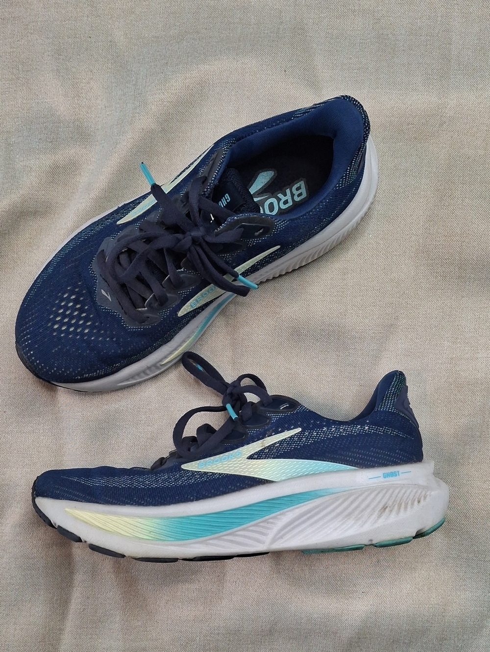 Brooks Ghost 17 Women’s Running Shoes Blue Teal Size 6